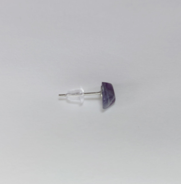 単品 フローライト (青紫) ピアス サージカル仕様 キャッチはシリコン [02] FL_02 3枚目の画像