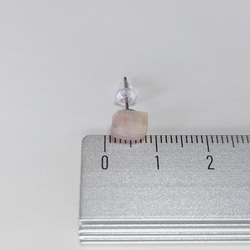 単品 フローライト (うすピンク) ピアス サージカル仕様 キャッチはシリコン [04] FL_04 6枚目の画像