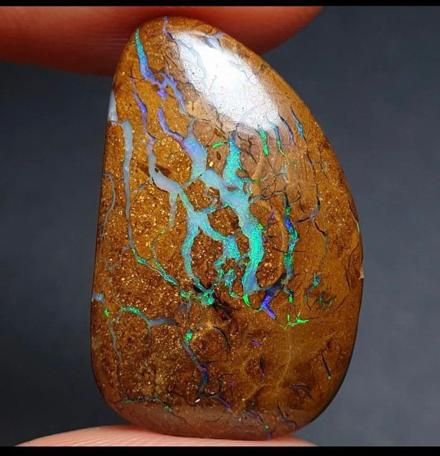 青と緑があふれ出す♢ナチュラルボルダーオパール ルース 14 天然石 天然色