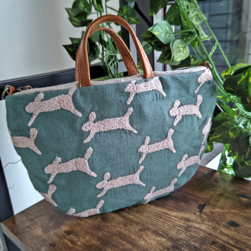 ミナペルホネン/ランランラングリーン/ミニラウンドショルダー本革