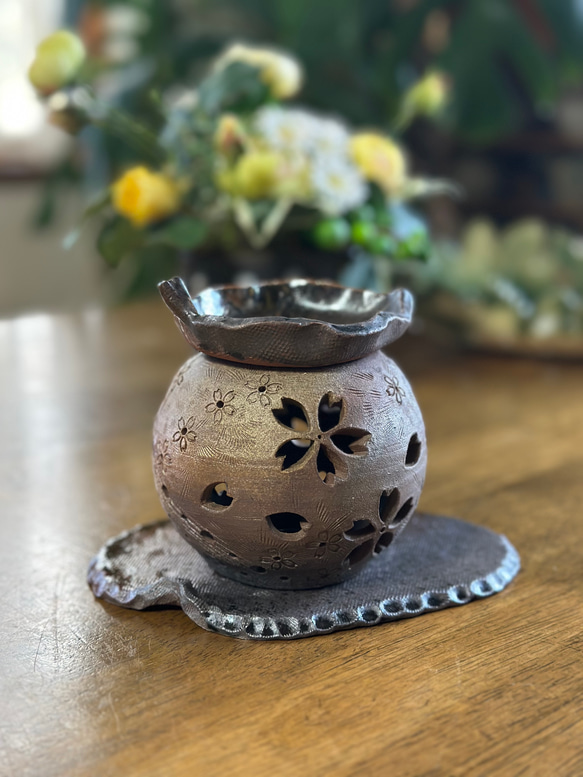 再販】桜の花びらがひらひらと舞う灯りとお茶の香り漂う癒しの茶香炉