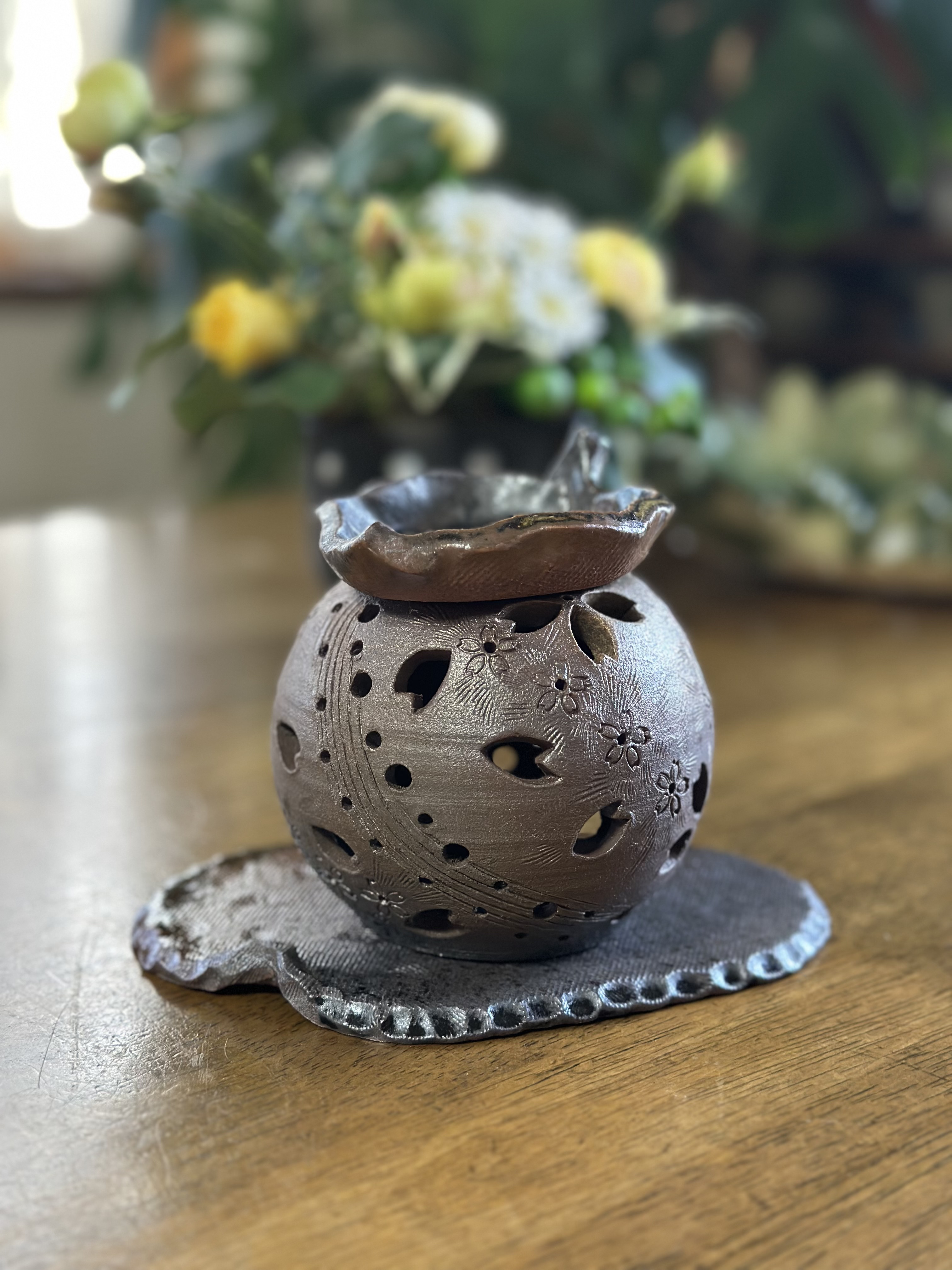 【再販】桜の花びらがひらひらと舞う灯りとお茶の香り漂う癒しの茶香炉　アロマポット