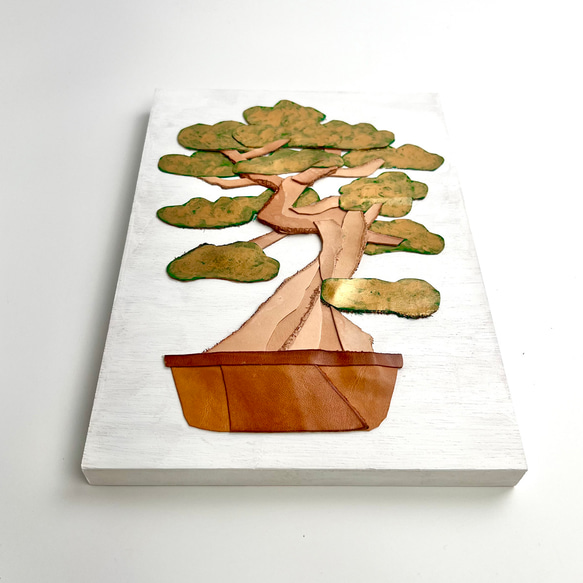 レザーのコラージュアート（盆栽） A4サイズ 木製パネル 一点もの 4枚目の画像