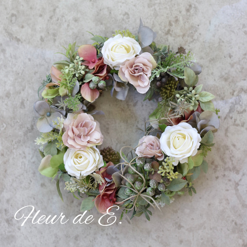 sold ☆森のリスさんリース☆アーティフィシャルフラワー　24cm×25cm sold ☆森のリスさんリース☆アーティフィシャルフラワー24cm×25cm