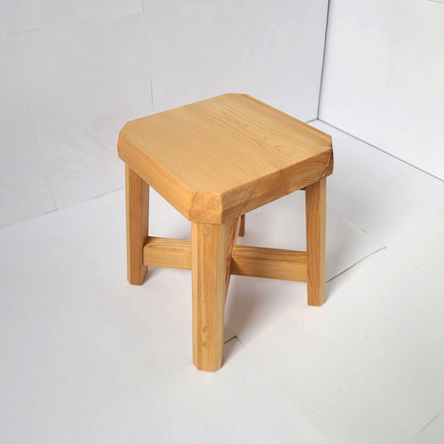 温もりたっぷり贅沢な椅子 花台 サイドテーブル 踏み台 ヒメコマツ