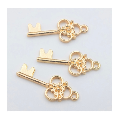 K1249）キー/鍵チャーム【10個】 チャーム Twinklepearl 通販