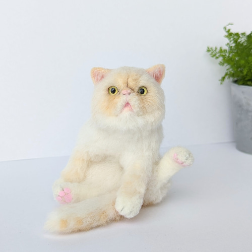 シルバータビー&ホワイトの子猫 羊毛フェルト studio*coup シルバータビー&ホワイトの子猫 羊毛フェルト studio*coup