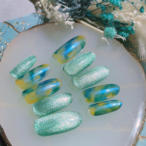 ネイルチップ ニュアンス 緑 ちゅるん フルオーダーネイル オーダー ニュアンスネイル ネイルチップ 緑 深緑 秋ネイル 大人ネイル シンプル