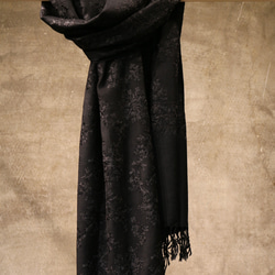 【巻く】大判カシミール刺繍ショール - ブラック 3枚目の画像