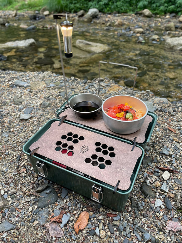 スタンレーランチボックスに対応｜UL-SUPER-LOW-TABLE(ウルトラライトスーパーローテーブル) 3枚目の画像