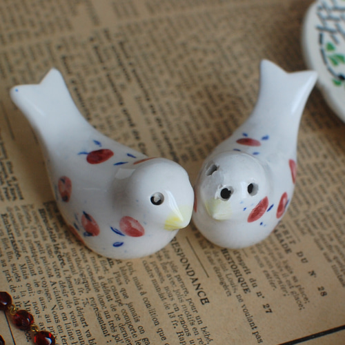 C】ホワイトハンドモチーフ/Made in Japan /陶器製・小物入れ アイス