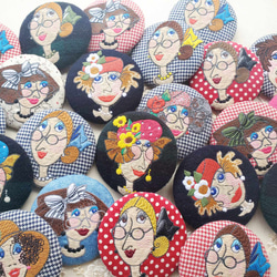 ロラライハリス♡ライトブルーWデニム♡刺繍の丸底巾着バッグ♡ パグ デニム2wayトートバッグ 刺繍 （ロラライハリス刺繍 トート