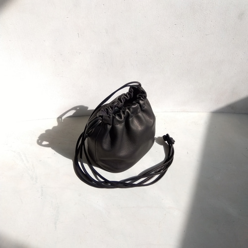 ミニ巾着バッグ／柔らかいカウレザー 巾着バッグ monotone 通販