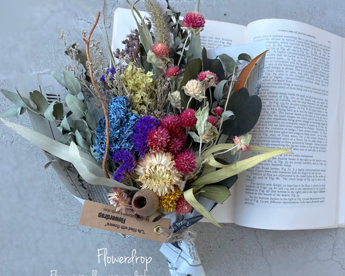 ドライフラワーリース~カウベル~.。.:*·゜+ ドライフラワーリース＊2色のアナベルリース＊カウベル付き - メルカリ