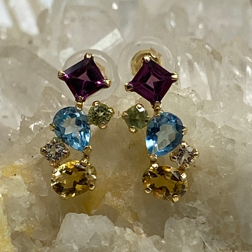 k18YG AU750 18金 天然マルチカラー ピアス 1ペア ピアス