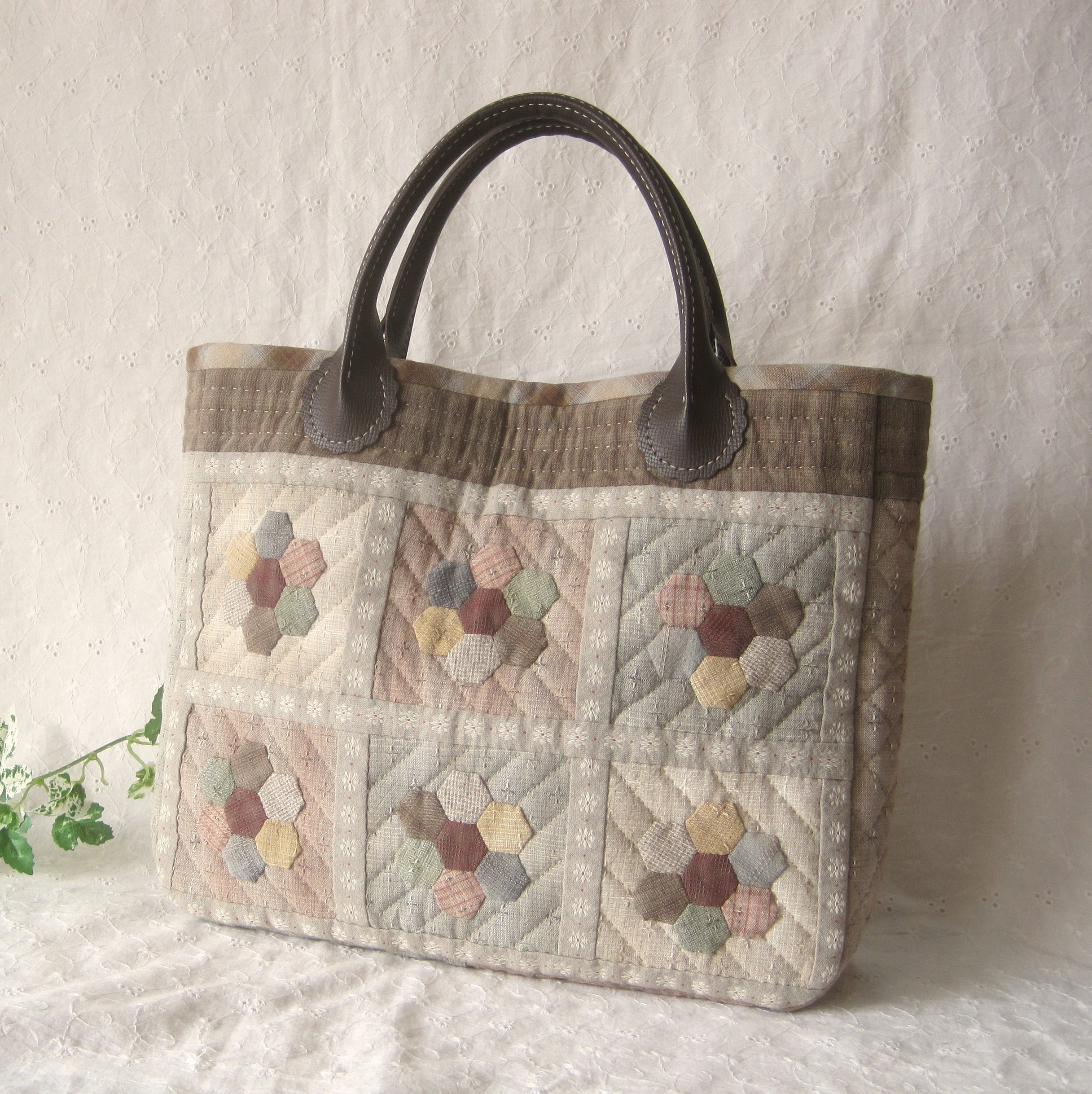 送料無料 パッチワークバッグ完成品 ヘキサゴンのバッグ その他