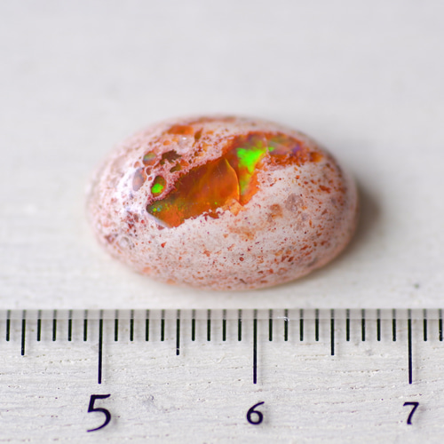カンテラ・オパール*オーバル・カボション・カット*8.20ct カンテラ・オパール*オーバル・カボション・カット*8.20ct