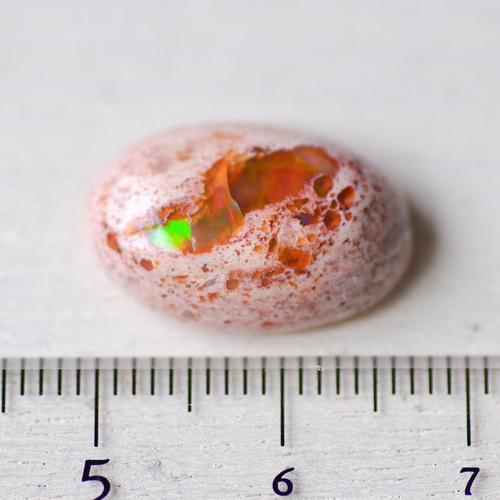 カンテラ・オパール＊オーバル・カボション・カット＊8.20ct