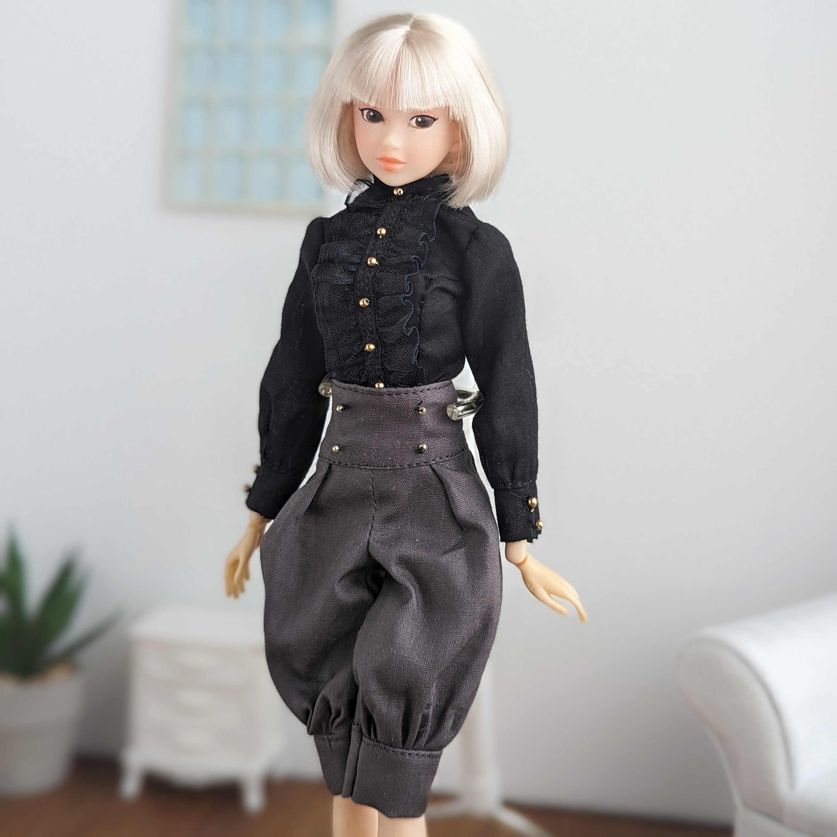 人気作家様　ドール服　パンツスーツ　ブライス　ヴィンテージリネン