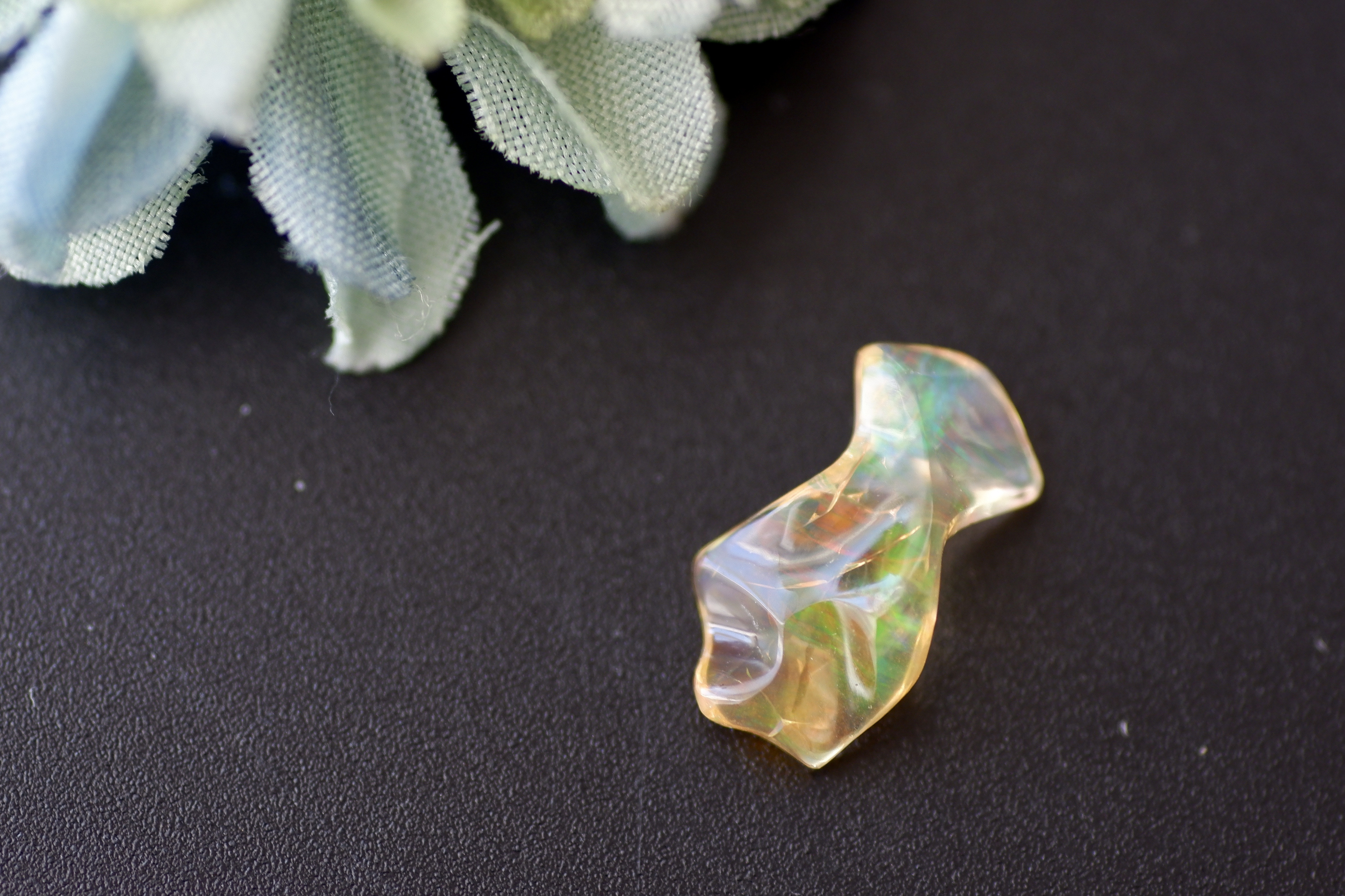 ファイア・オパール＊ファンシー・カット＊1.89ct＊14.7×8.5mm＊OP-097