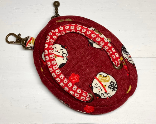 草履の形の小銭入れ／ミニポーチ☆和柄（福福まねき猫／赤