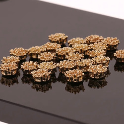 【8pcs】小さな花芯　フラワーカボション　デコパーツ　約6mm  　ゴールド パーツ  031 8枚目の画像