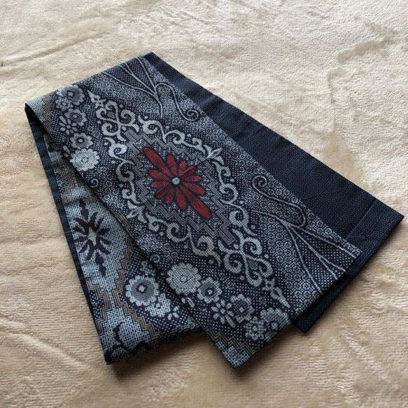 アンティーク大島紬のパッチワークストール　リバーシブル　ギフトに　青黒　着物リメイク 5枚目の画像