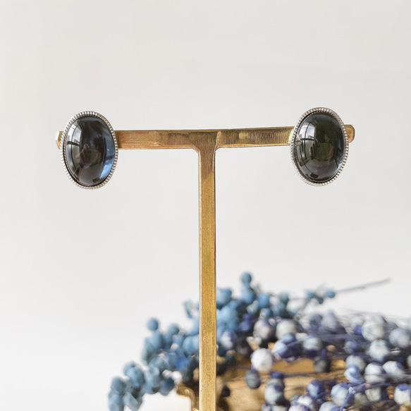 チェコガラス　モンタナブルーのオーバルビジューピアス/イヤリング　スタッド　青　 5枚目の画像