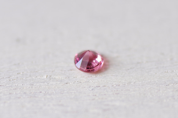 ロードライト・ガーネット＊ラウンド・バフトップ・カット＊0.23ct＊3.5mm＊GR-020 2枚目の画像