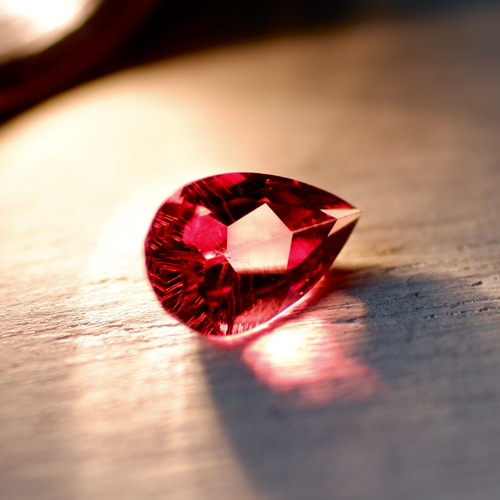 ロードライト・ガーネット＊ペアシェイプ・カット＊1.25ct＊8.6×5.7mm