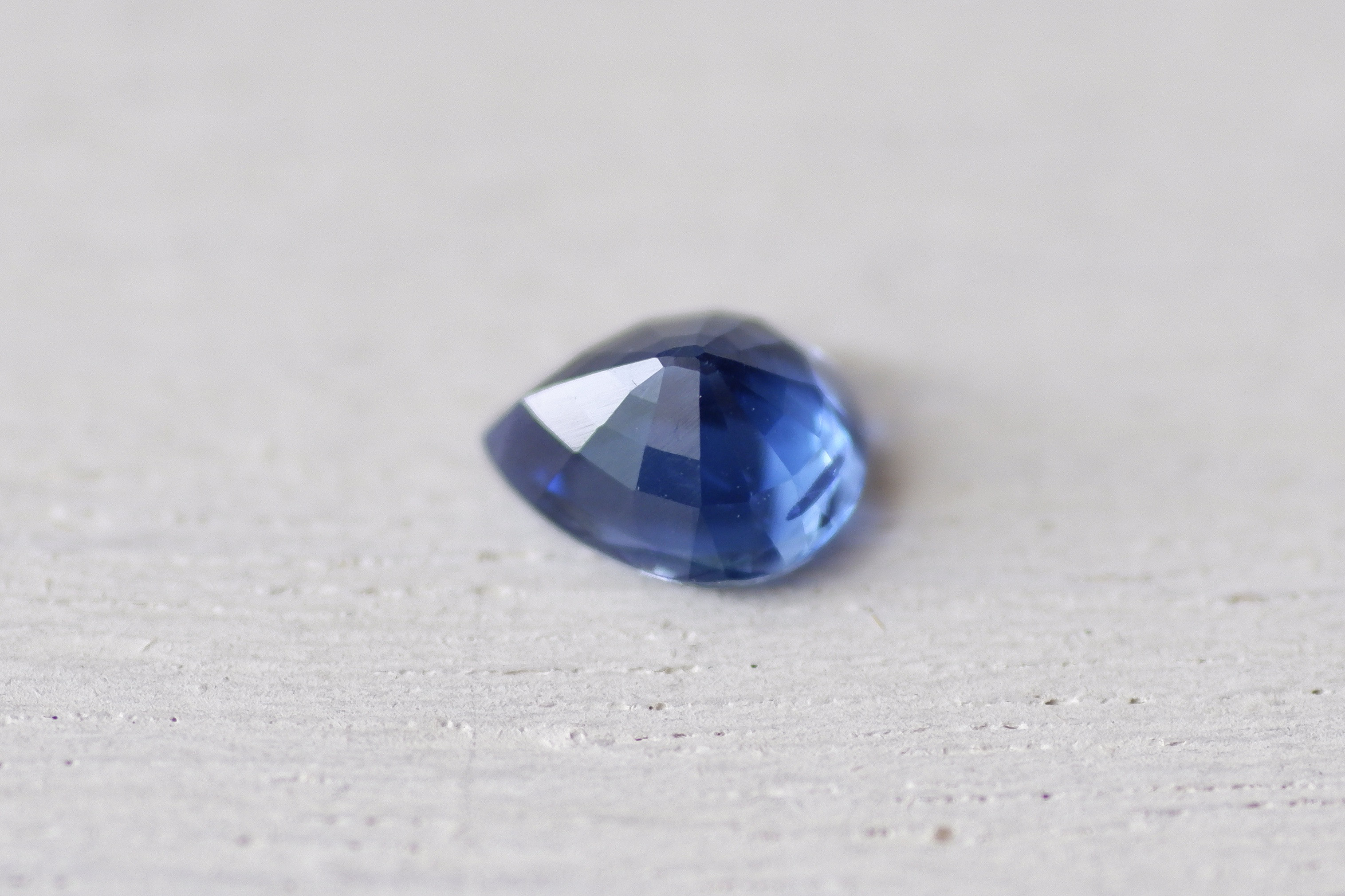 カイヤナイト＊ペアシェイプ・カット＊0.70ct＊5.8×5.0mm＊KY-007
