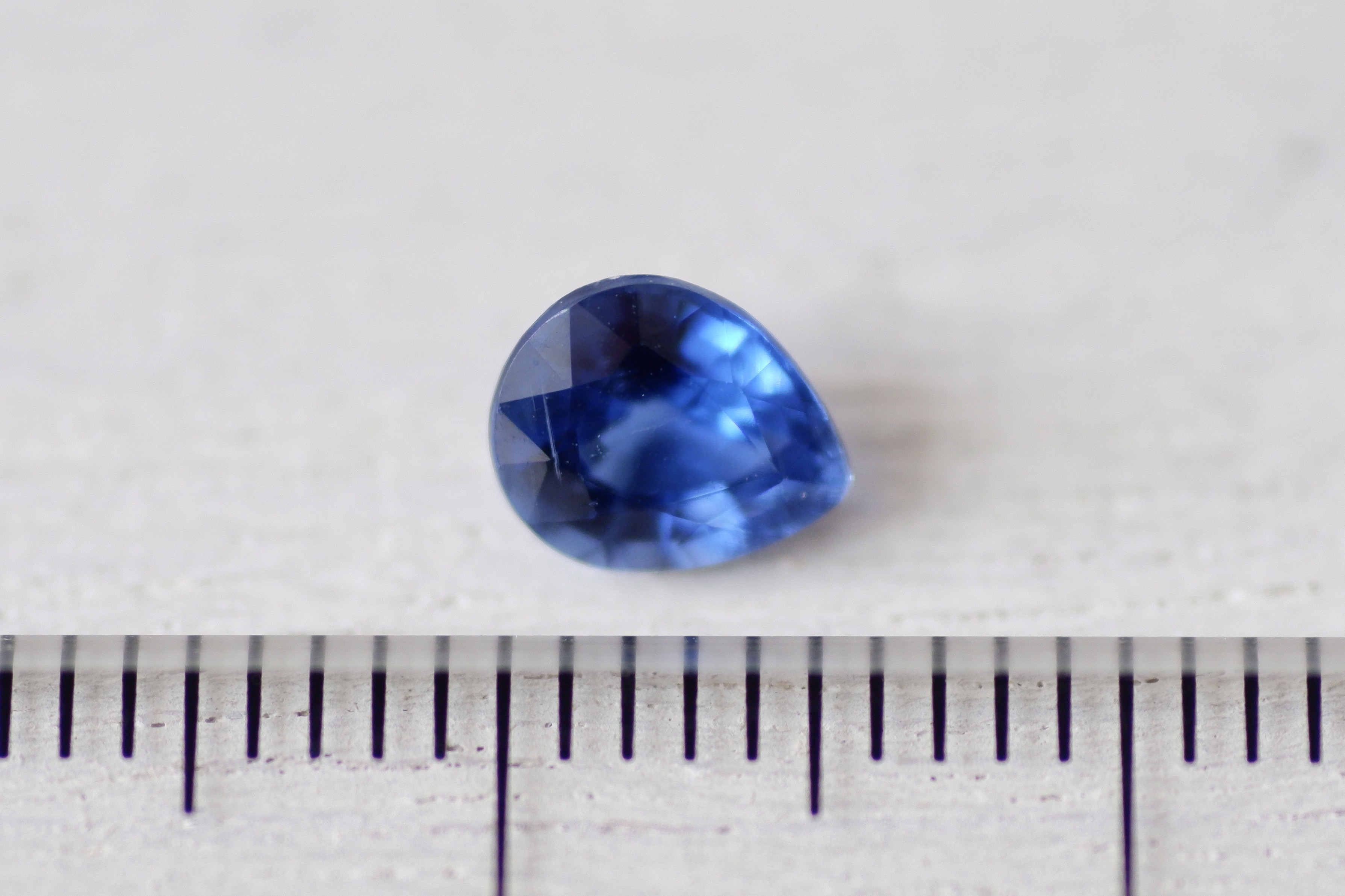 カイヤナイト＊ペアシェイプ・カット＊0.70ct＊5.8×5.0mm＊KY-007