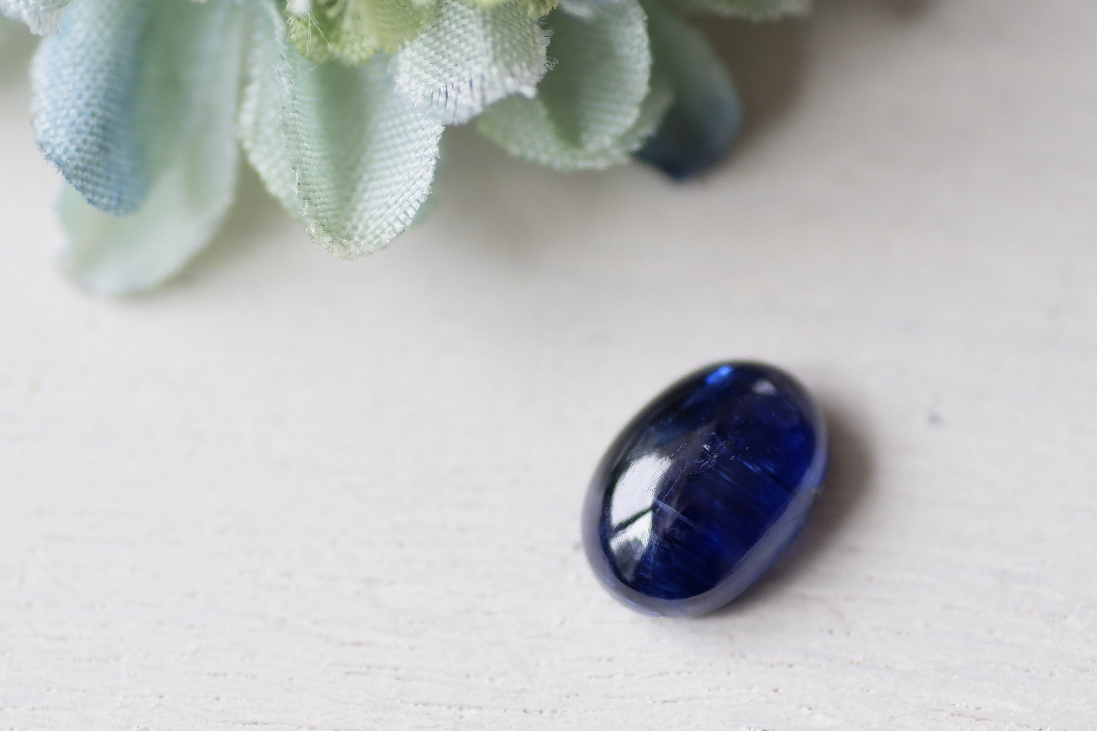 カイヤナイト＊オーバル・カボション・カット＊3.20ct＊10.0×7.1mm＊KY-002