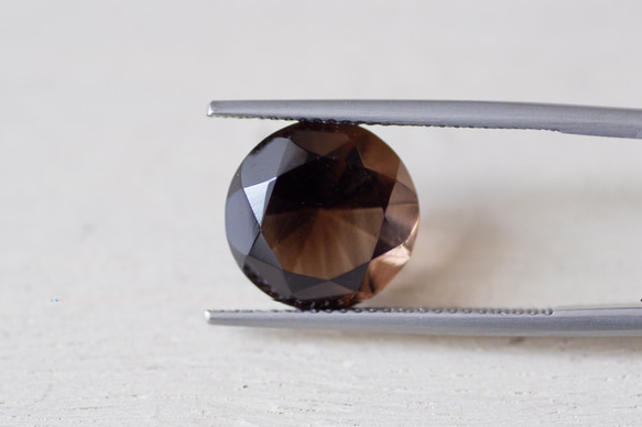 スモーキー・クォーツ＊ラウンド・カット＊5.02ct＊11.3mm＊QS-014 4枚目の画像