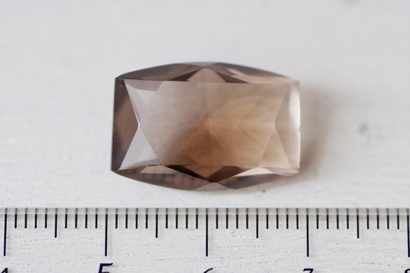 スモーキー・クォーツ＊ファンシー・カット＊12.03ct＊18.8×13.0mm＊QS-013 5枚目の画像