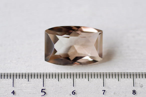 スモーキー・クォーツ＊ファンシー・カット＊14.90ct＊19.4×14.3mm＊QS-012 5枚目の画像