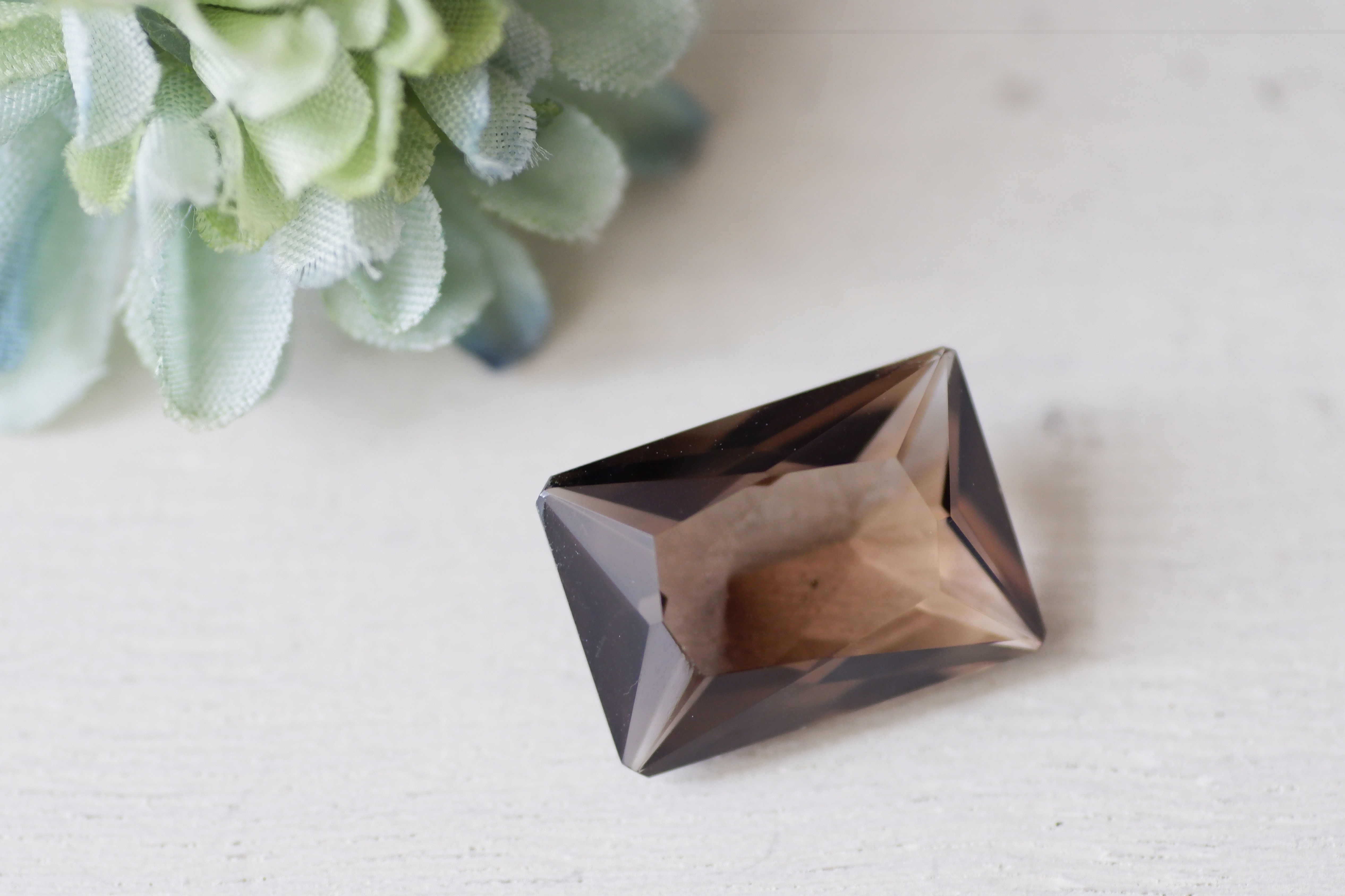 スモーキー・クォーツ＊オクタゴン・カット＊13.57ct＊18.1×13.0mm＊QS-010