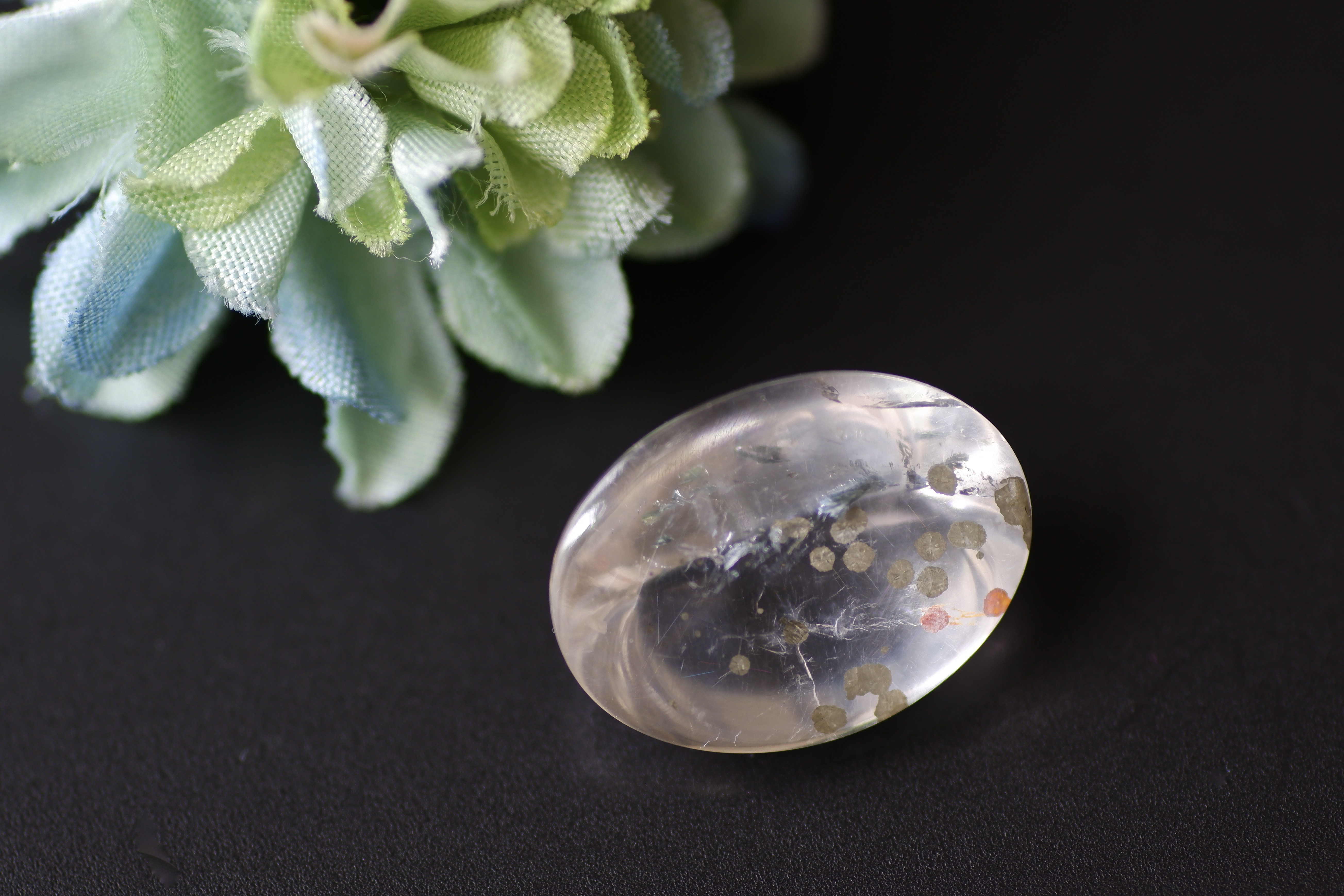 マーカサイト・イン・クォーツ＊オーバル・バフトップ・カット＊16.27ct＊20.1×15.1mm＊IQU-039