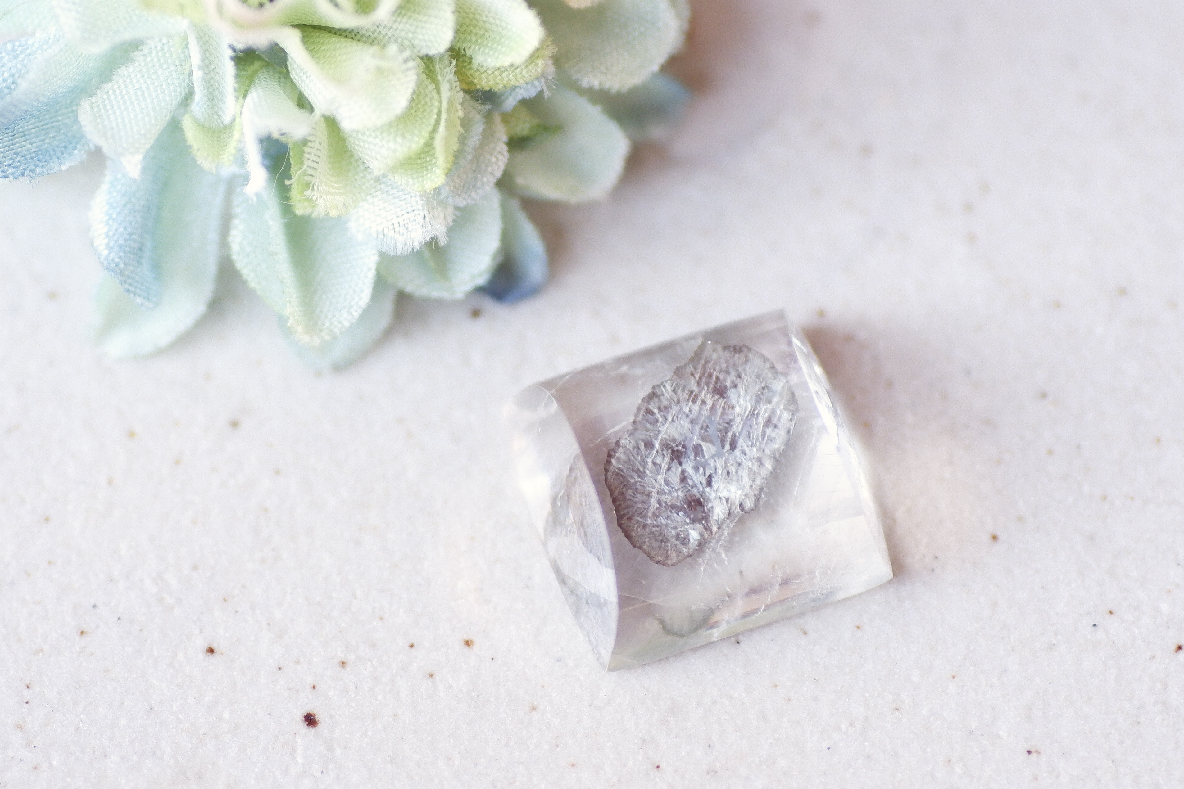 マーカサイト・イン・クォーツ＊ファンシー・カット＊20.99ct＊16.7×15.7mm＊IQU-037