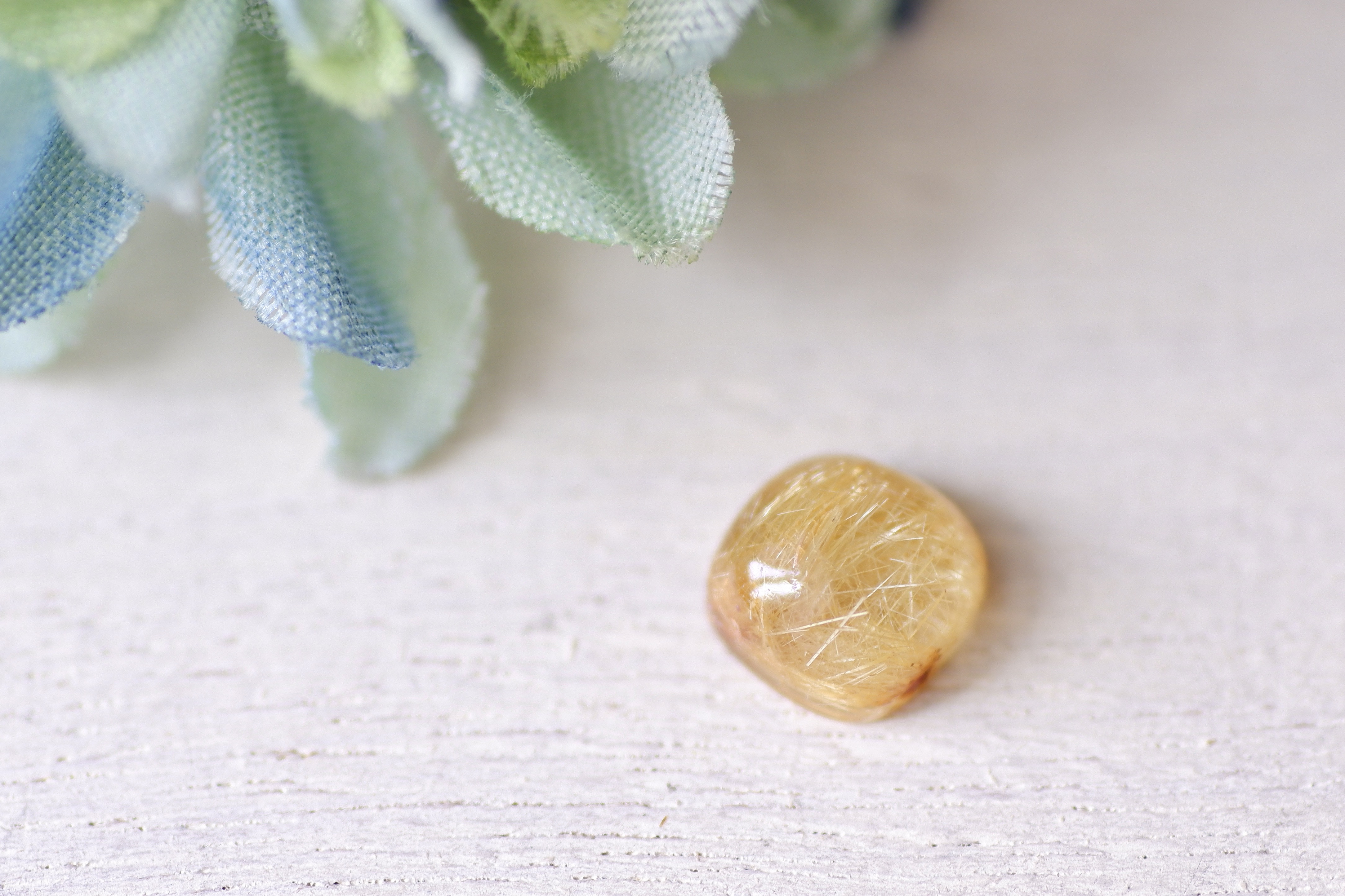 ルチル・クォーツ＊クッション・カボション・カット＊2.01ct＊7.0mm＊IQR-008