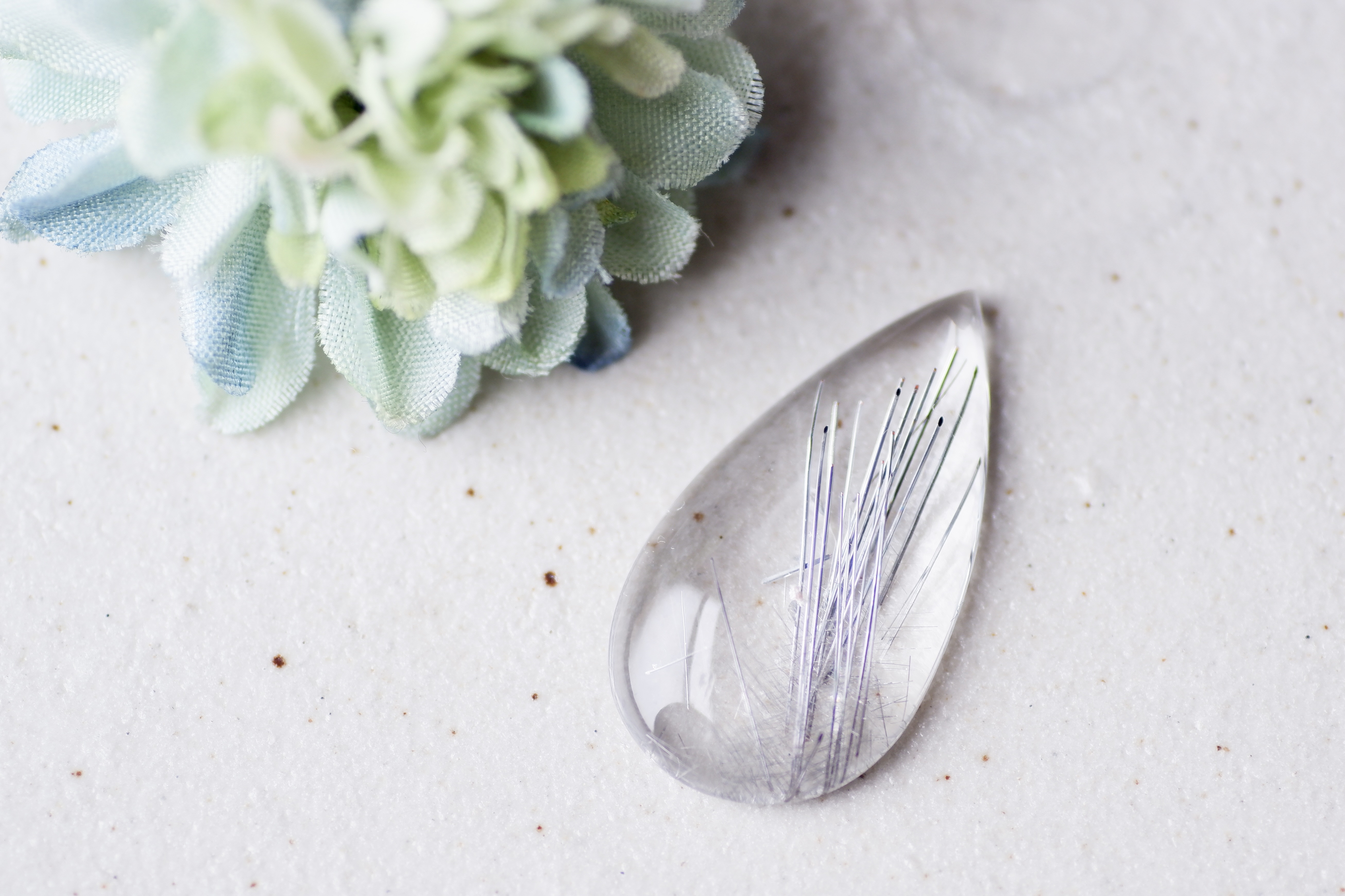 ルチル・クォーツ＊ペアシェイプ・カボション・カット＊16.88ct＊30.8×16.8mm＊IQU-016