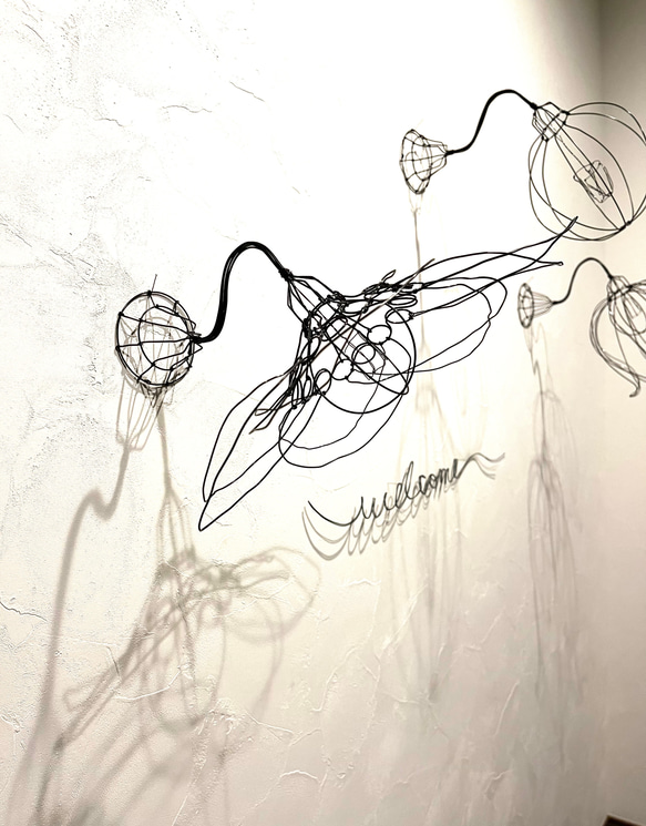 【受注制作】ブラケットライト① お花の傘　ワイヤーアート　ワイヤークラフト 1枚目の画像