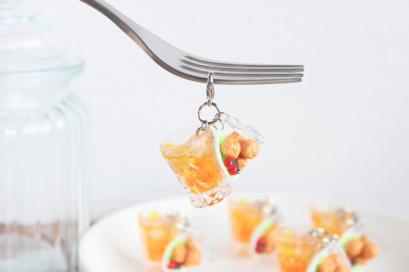 ハイボールと唐揚げのチャーム バッグチャーム 風花-小人の手仕事