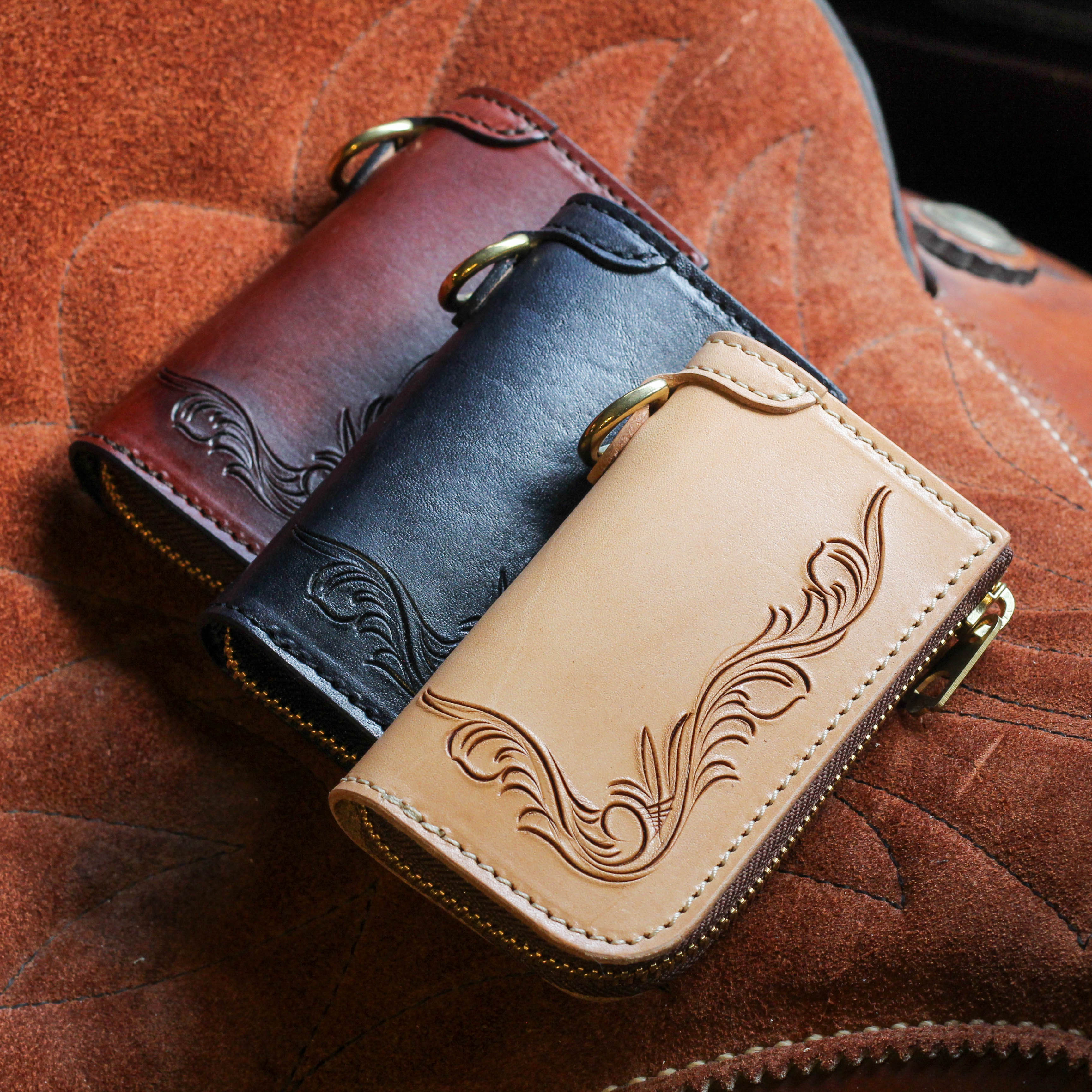 【受注生産】手彫りの本革スマートキー収納キーケース　ヌメ革　カービング　名入れ可　スマートキーケース　キーケース