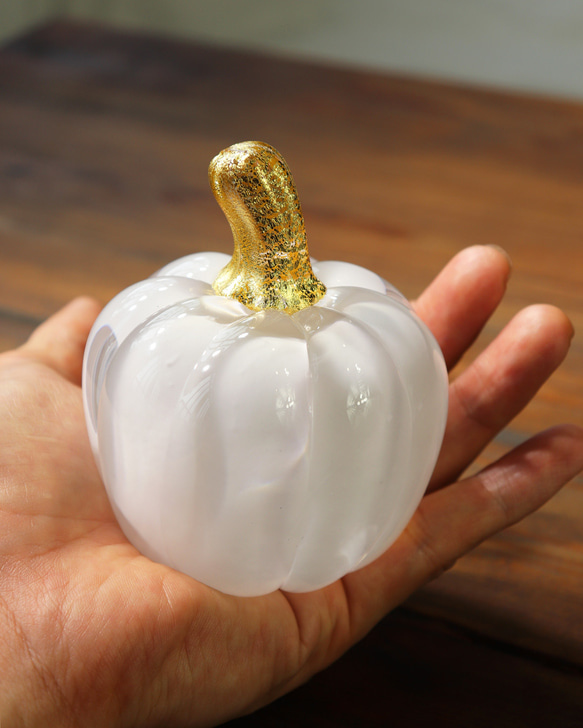 「大人のハロウィンパンプキン(ホワイト)」贈り物 テーブルコーディネート ハロウィーン 飾り 北欧 上品 カボチャ 4枚目の画像