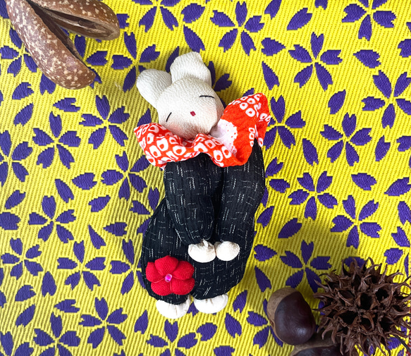 うさぎちりめん細工ブローチ