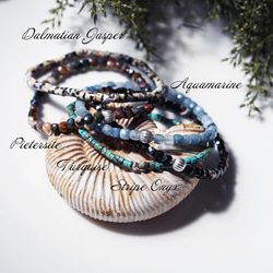 男女皆宜的深藍色海藍寶石串珠手鍊 - Adolfo 第11張的照片