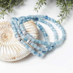 男女皆宜的深藍色海藍寶石串珠手鍊 - Adolfo 第2張的照片