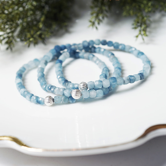 男女皆宜的深藍色海藍寶石串珠手鍊 - Adolfo 第6張的照片