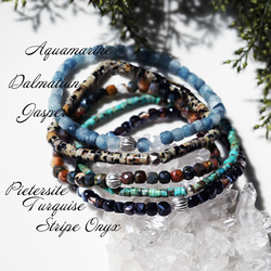 男女皆宜的深藍色海藍寶石串珠手鍊 - Adolfo 第12張的照片